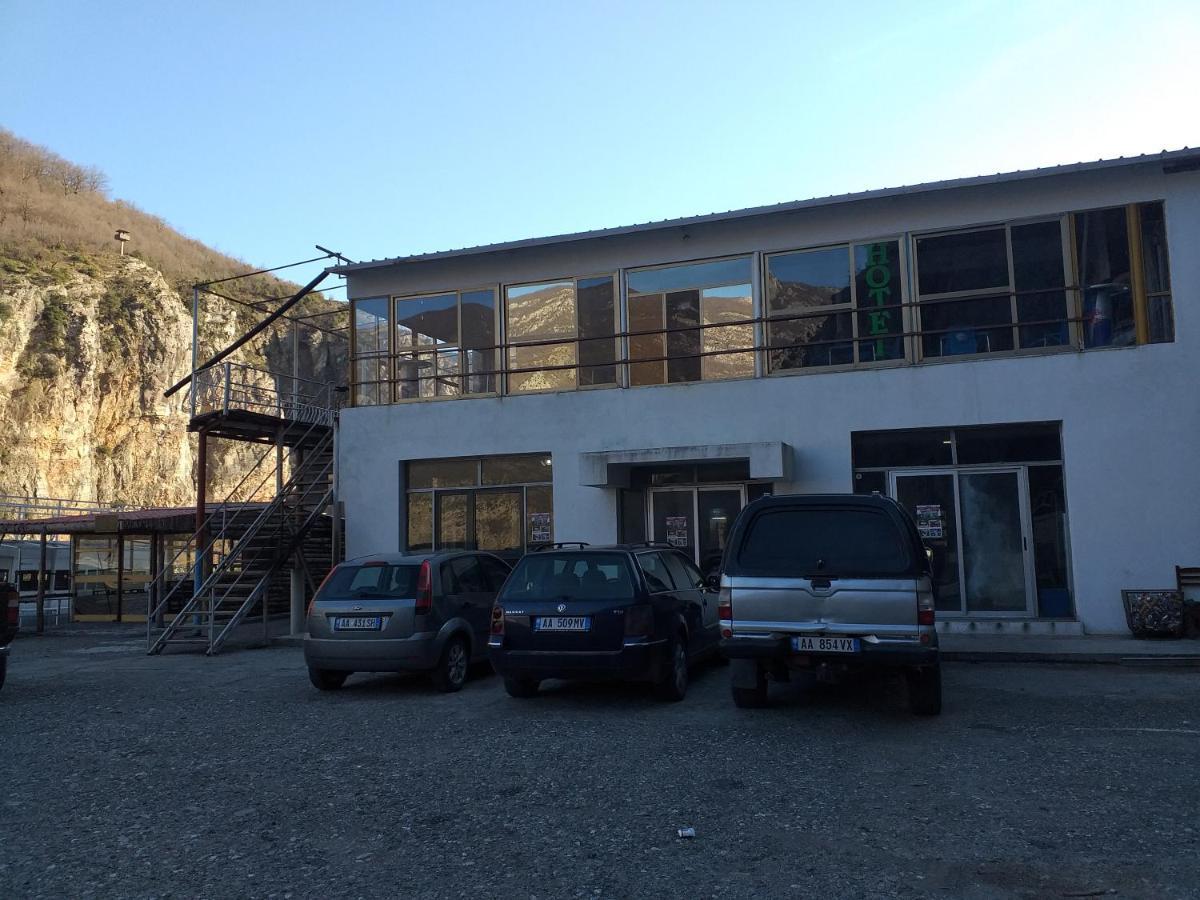 Rozafa Ferry & Accommodation Koman Exterior foto